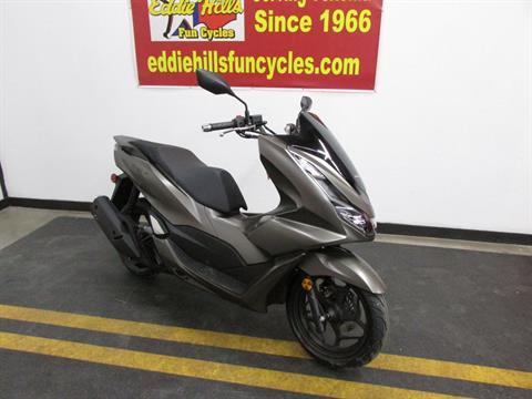 2024 Honda PCX in Wichita Falls, Texas - Photo 3