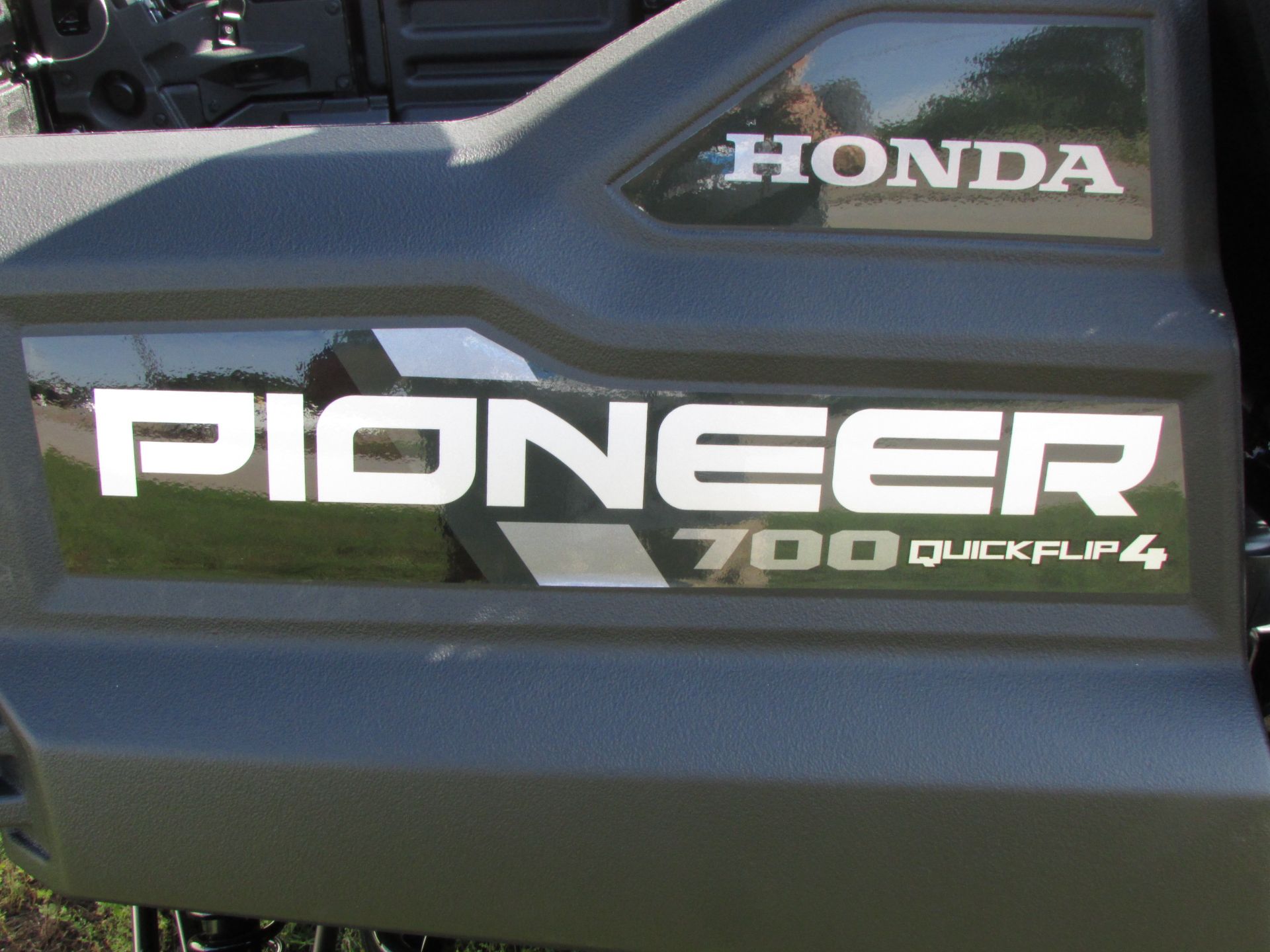 2025 Honda Pioneer 700-4 Deluxe in Wichita Falls, Texas - Photo 3