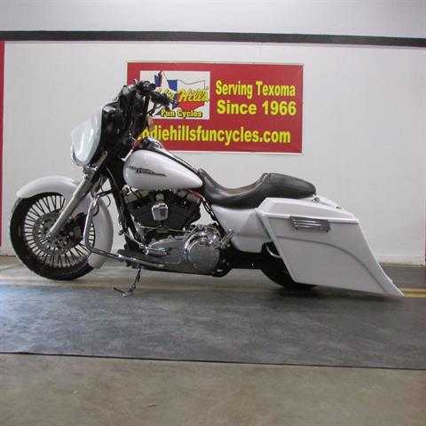 2011 Harley-Davidson Street Glide® in Wichita Falls, Texas - Photo 3