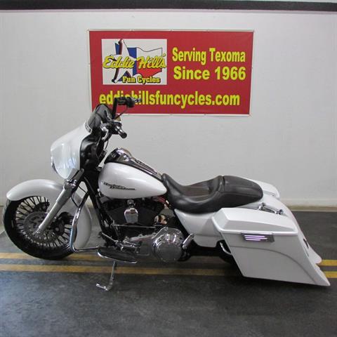 2011 Harley-Davidson Street Glide® in Wichita Falls, Texas - Photo 4