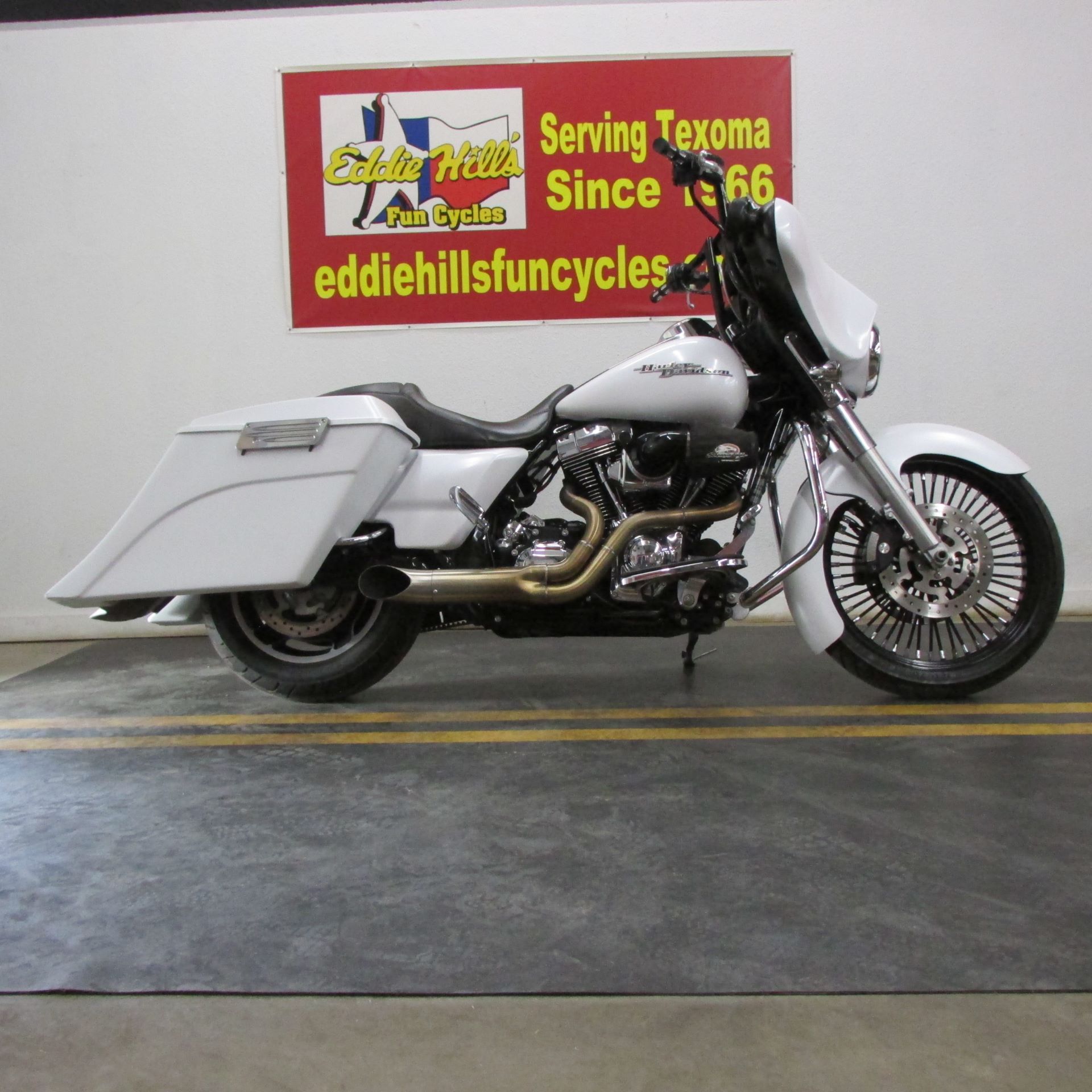 2011 Harley-Davidson Street Glide® in Wichita Falls, Texas - Photo 9