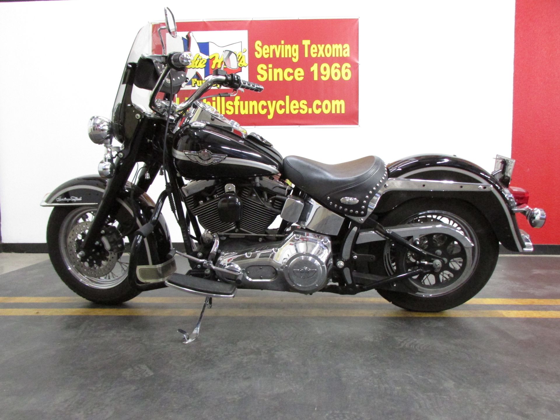 2003 Harley-Davidson FLSTC/FLSTCI Heritage Softail® Classic in Wichita Falls, Texas - Photo 4