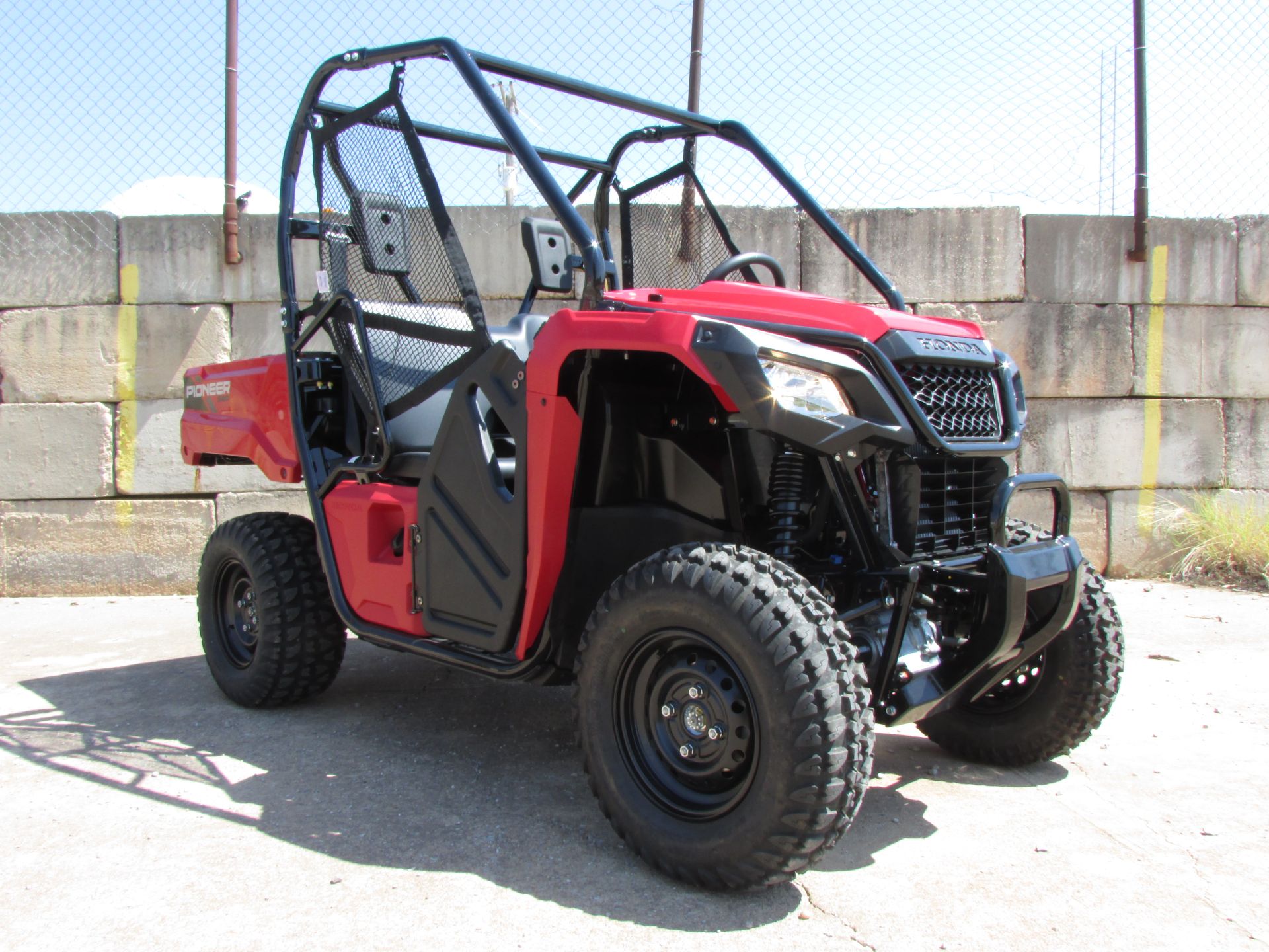 2025 Honda Pioneer 520 in Wichita Falls, Texas - Photo 9