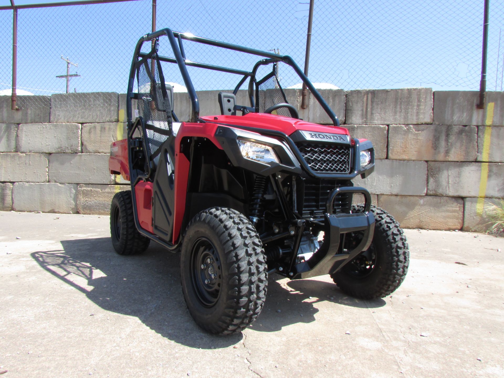 2025 Honda Pioneer 520 in Wichita Falls, Texas - Photo 10