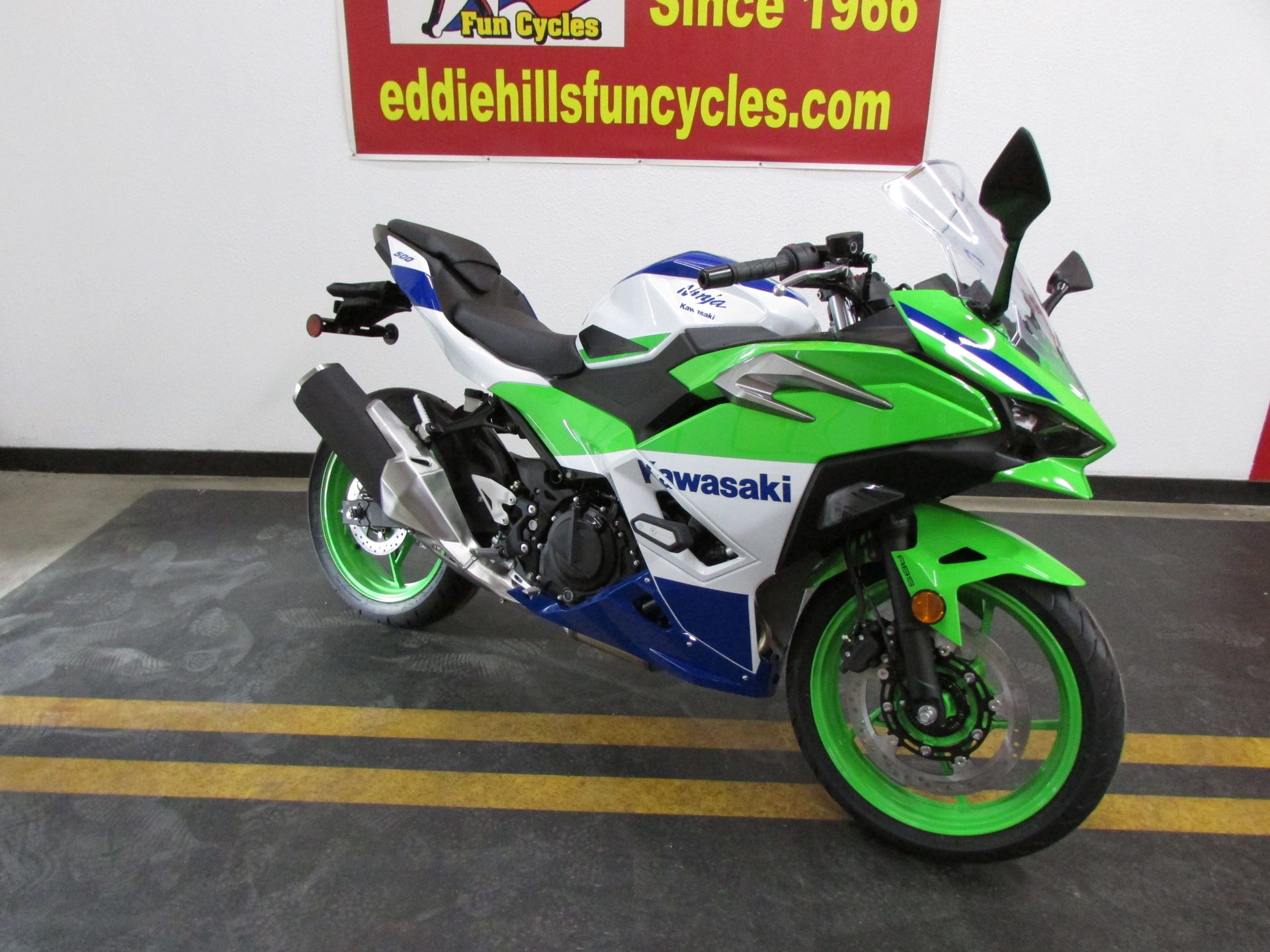 2024 Kawasaki Ninja 500 SE 40th Anniversary Edition ABS in Wichita Falls, Texas - Photo 5