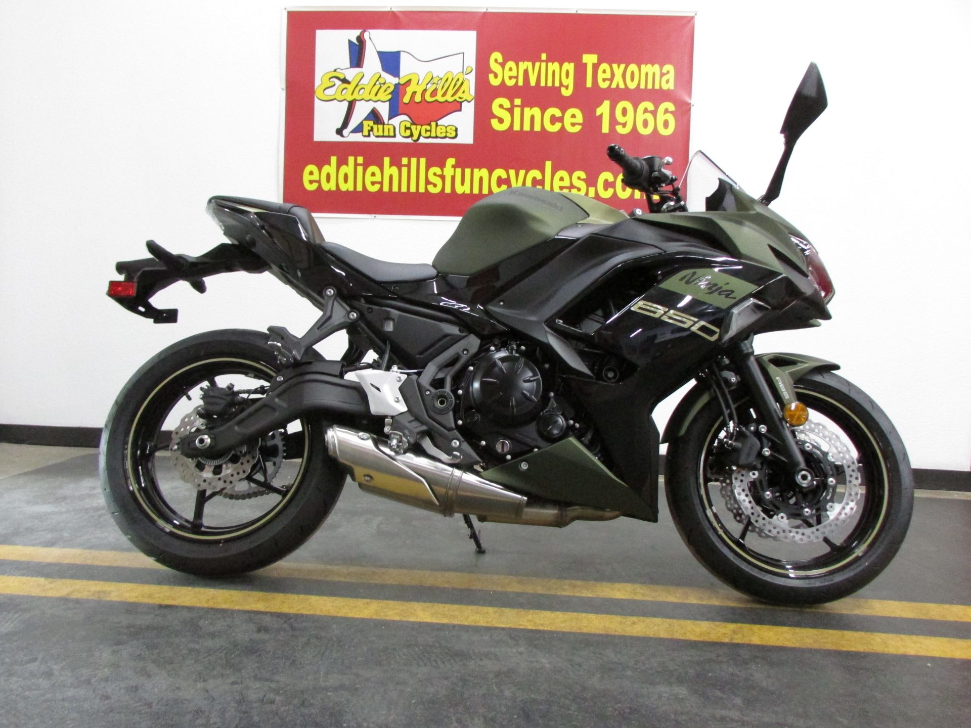 2024 Kawasaki Ninja 650 ABS in Wichita Falls, Texas - Photo 2