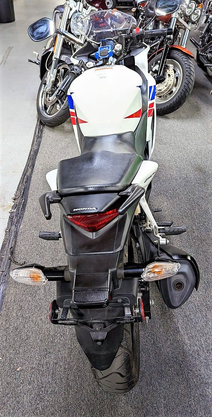 2013 Honda CBR®250R in Oakdale, New York - Photo 4