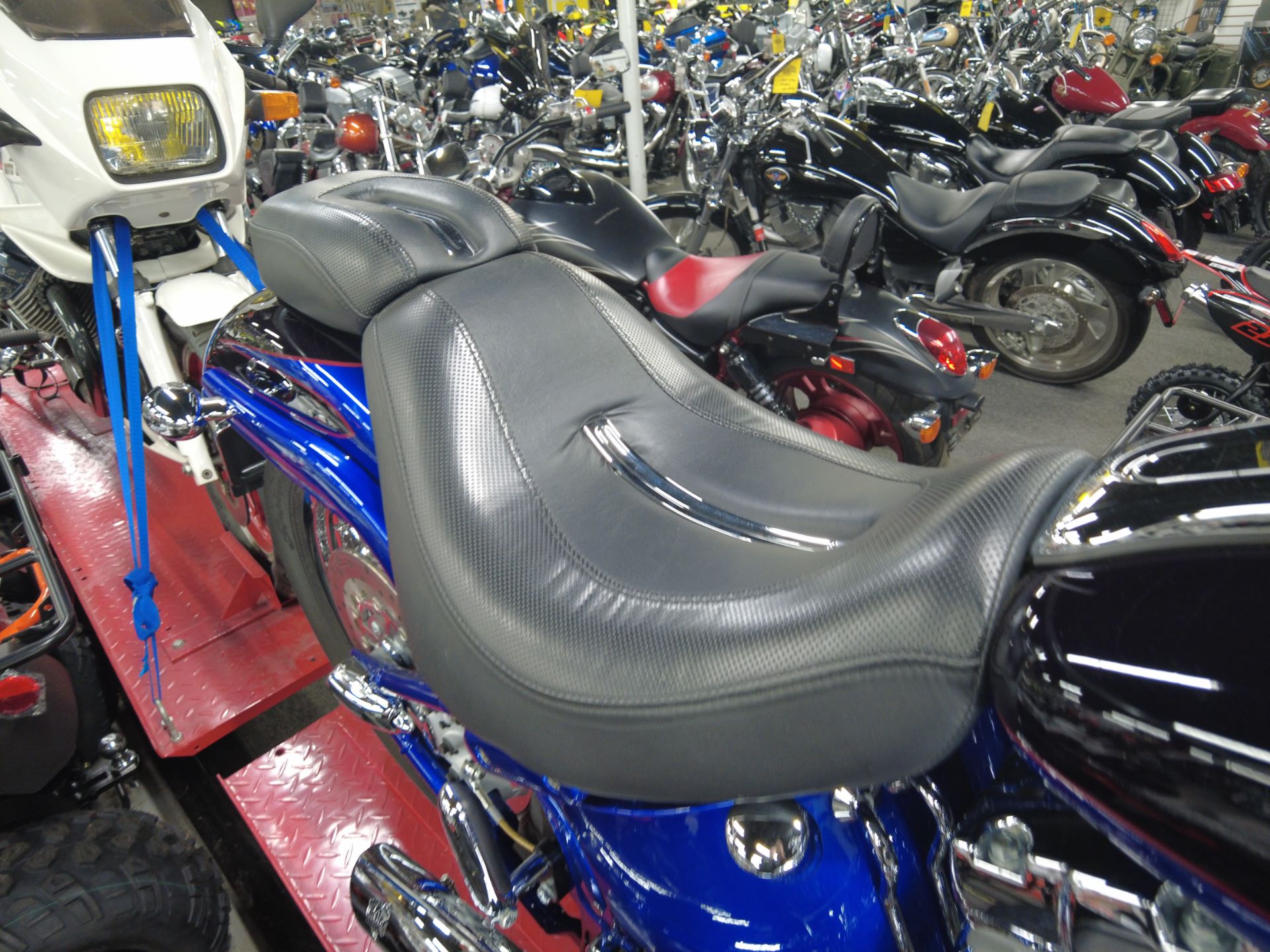 2004 Harley-Davidson FXSTDSE²  Screamin' Eagle® Softail® Deuce™ in Oakdale, New York - Photo 5