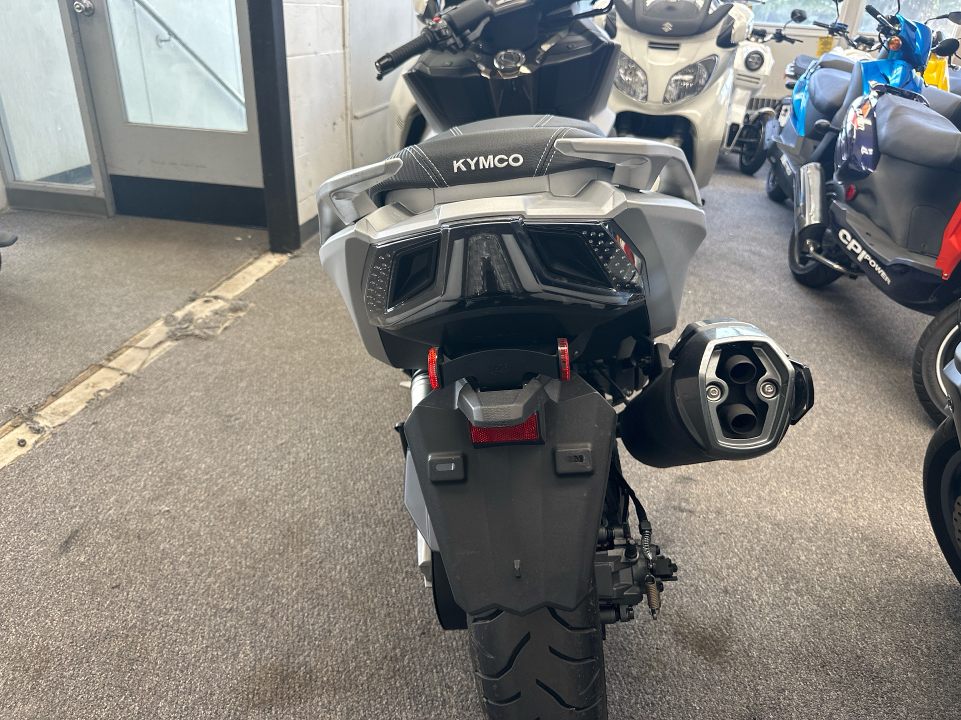 2023 Kymco AK 550i ABS in Oakdale, New York - Photo 5