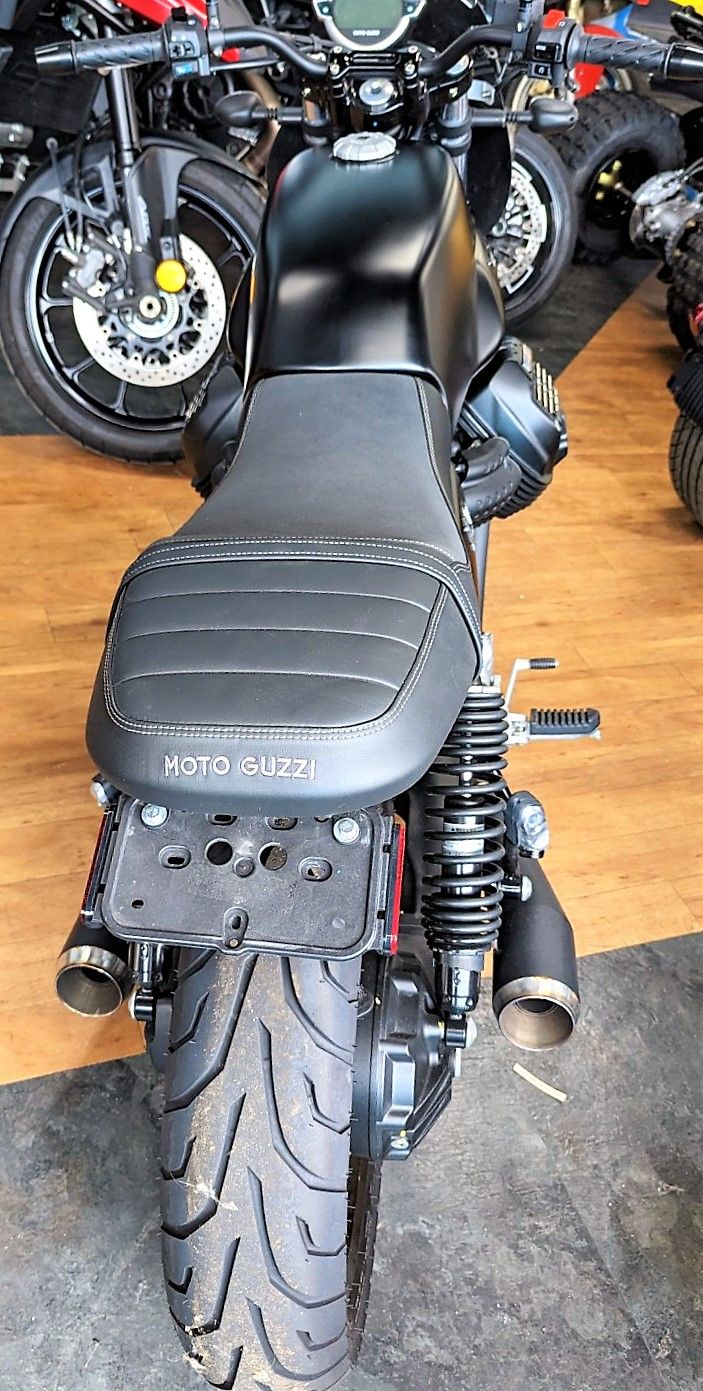 2021 Moto Guzzi V7 Stone E5 in Oakdale, New York - Photo 5