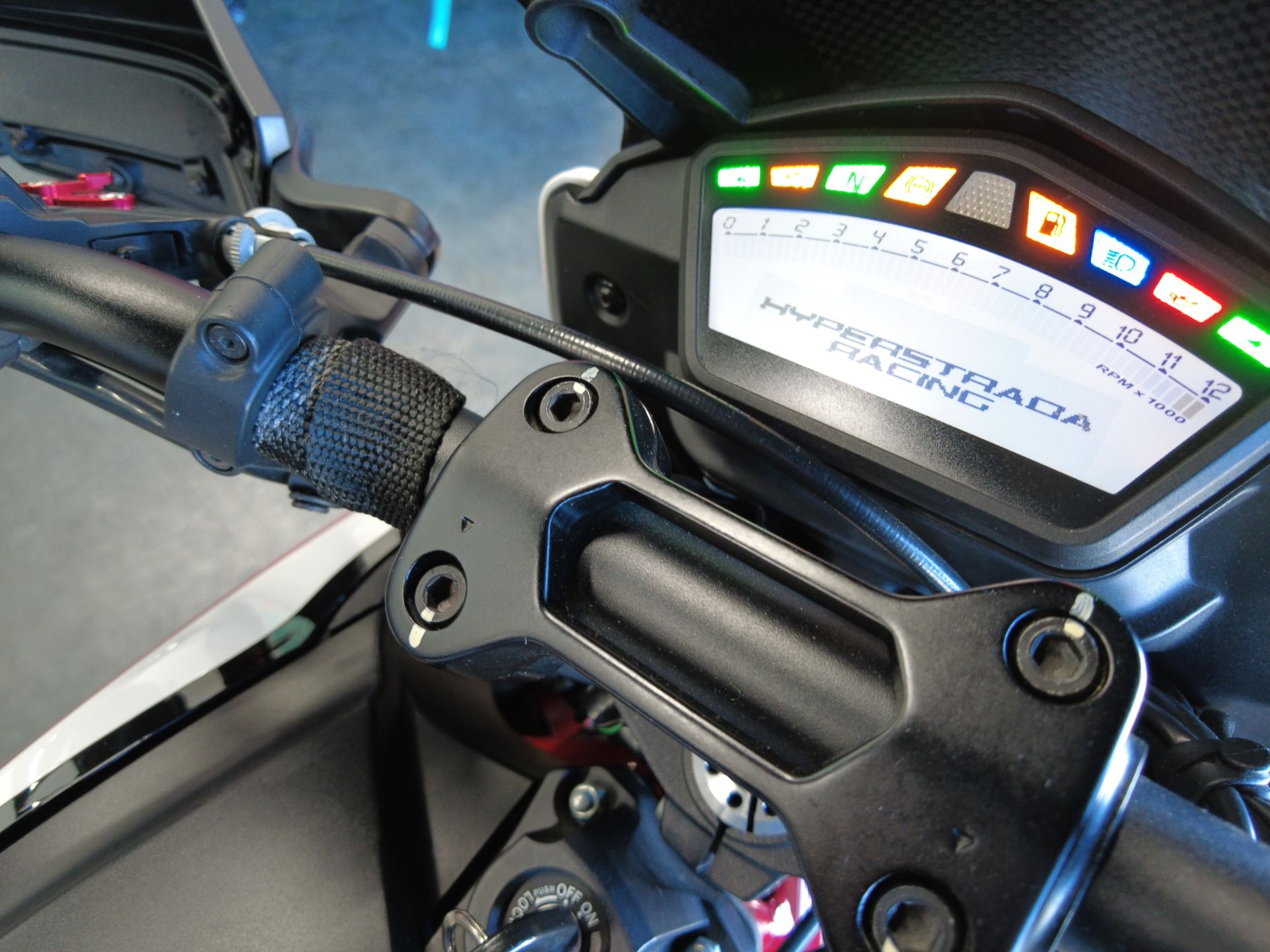2014 Ducati Hypermotard SP in Oakdale, New York - Photo 8