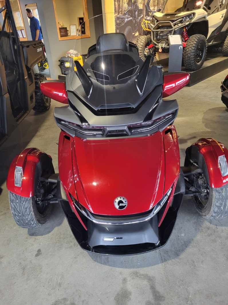 2021 Can-Am Spyder RT Limited in Lancaster, New Hampshire - Photo 2