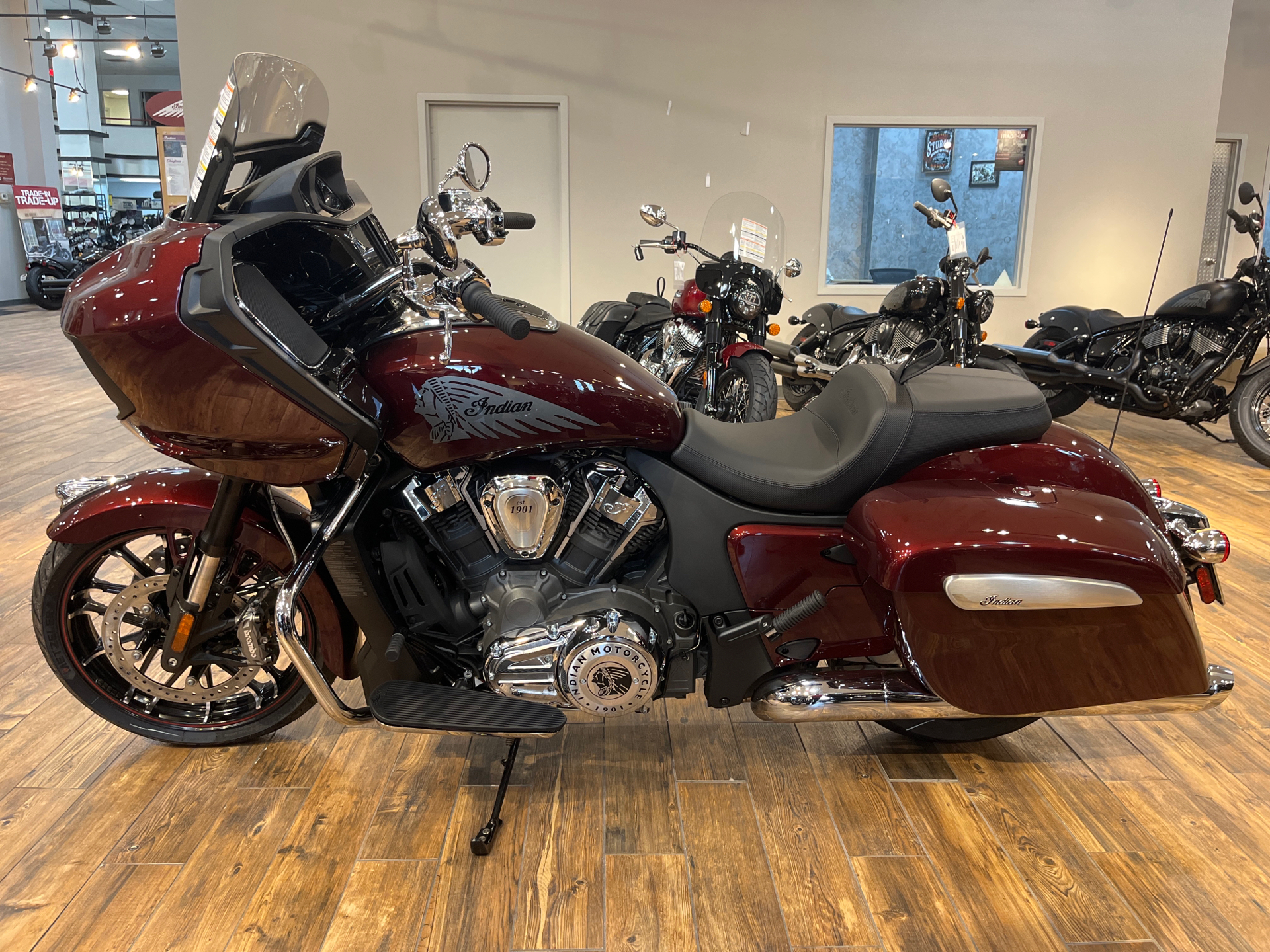 2023 Indian Motorcycle Challenger® Limited in Savannah, Georgia - Photo 2