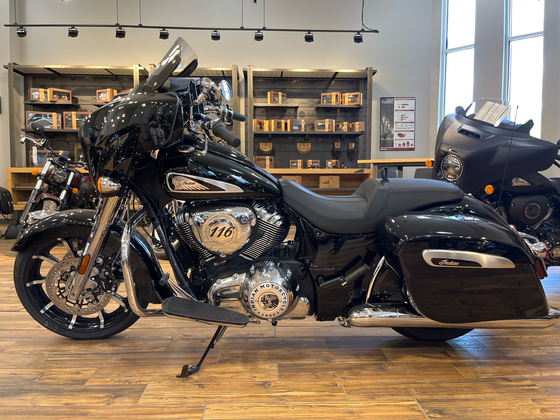 2023 Indian Motorcycle Chieftain® Limited in Savannah, Georgia - Photo 2