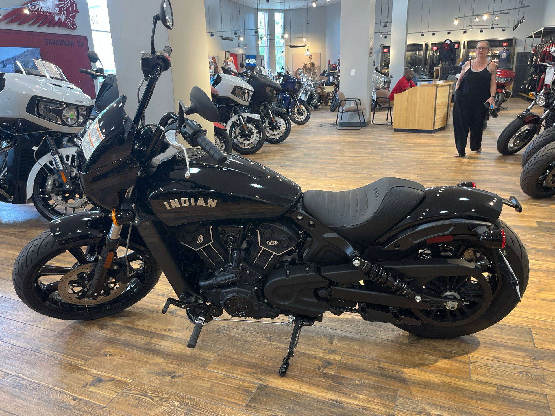 2024 Indian Motorcycle Scout® Rogue Sixty in Savannah, Georgia - Photo 2