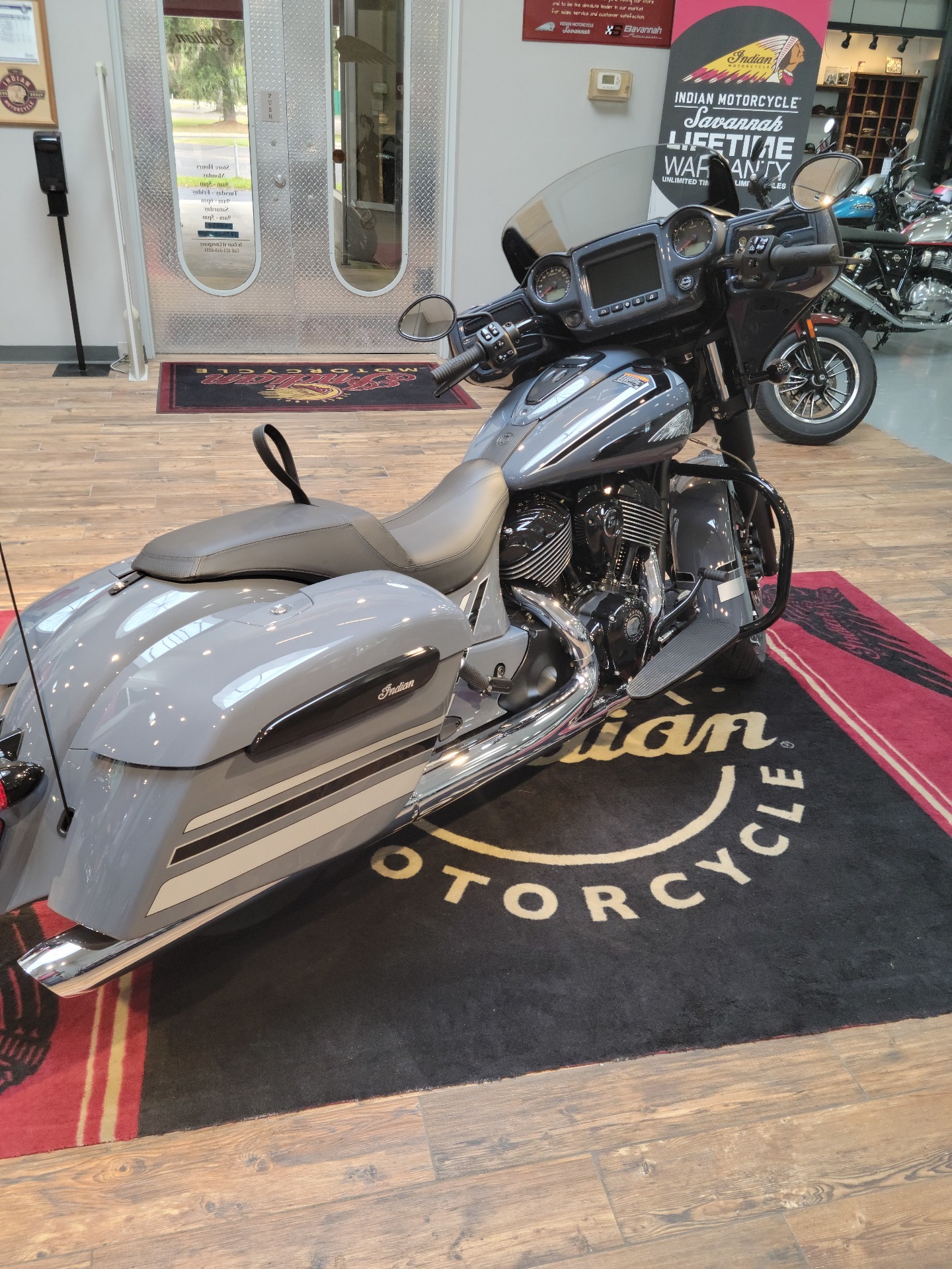 2022 Indian Motorcycle Chieftain® Dark Horse® Icon in Savannah, Georgia - Photo 2
