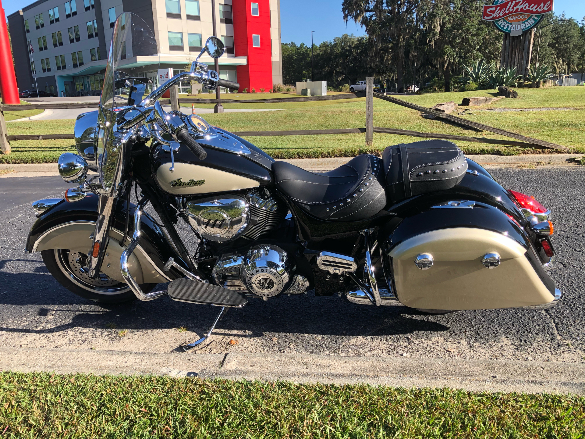 2022 Indian Motorcycle Springfield® in Savannah, Georgia - Photo 4
