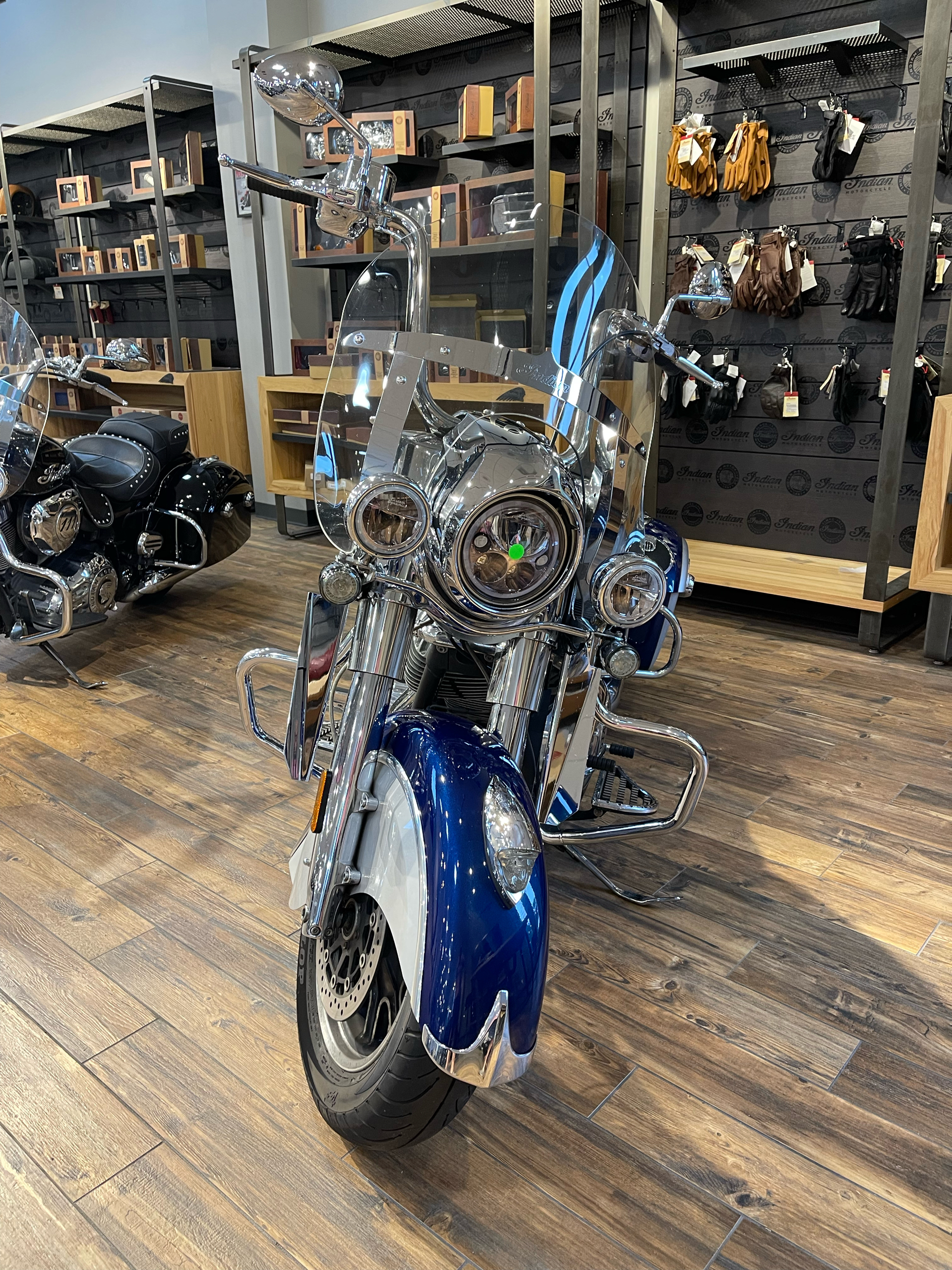 2017 Indian Motorcycle Springfield® in Savannah, Georgia - Photo 2