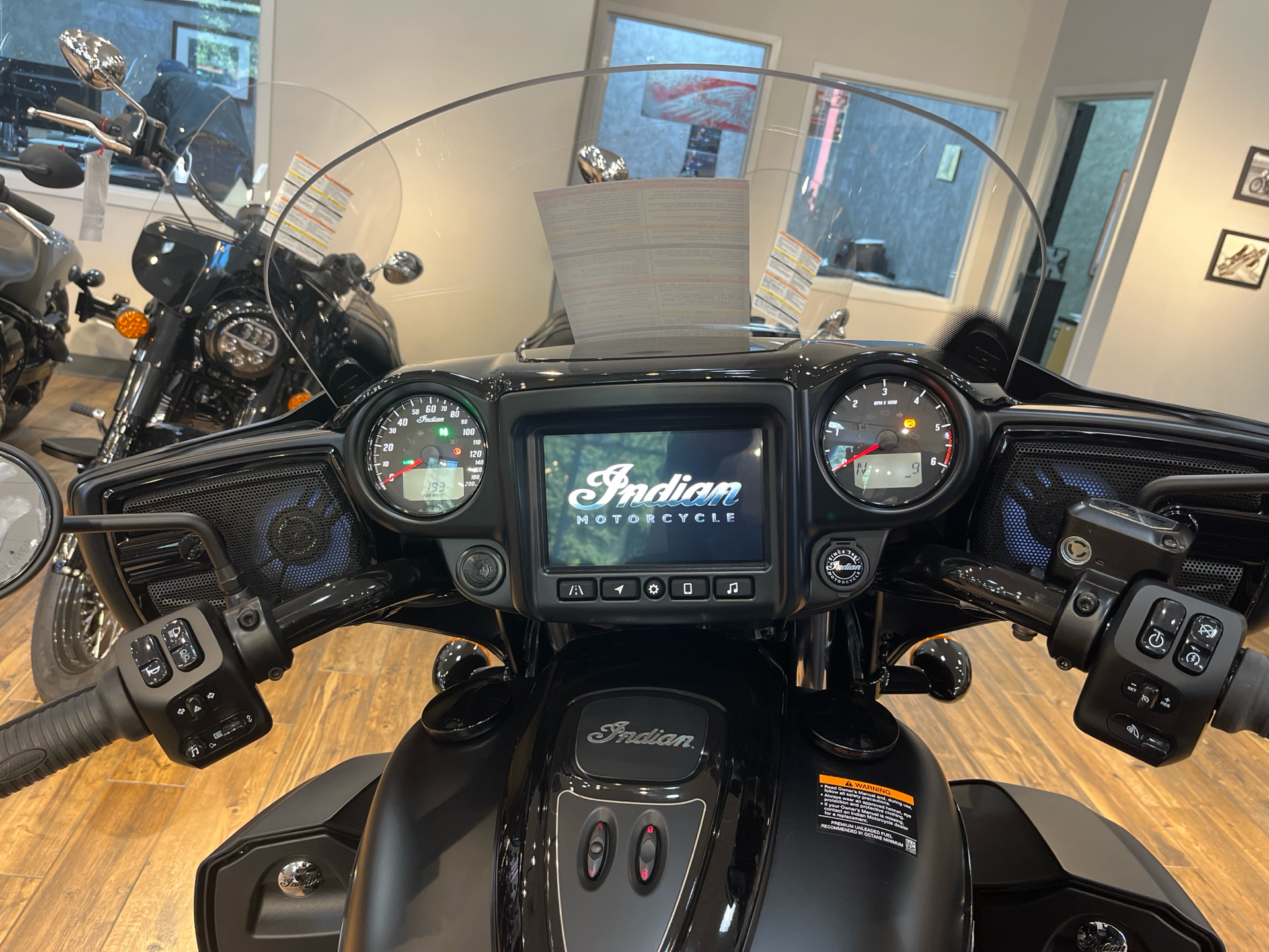 2024 Indian Motorcycle Roadmaster® Dark Horse® with PowerBand Audio Package in Savannah, Georgia - Photo 6