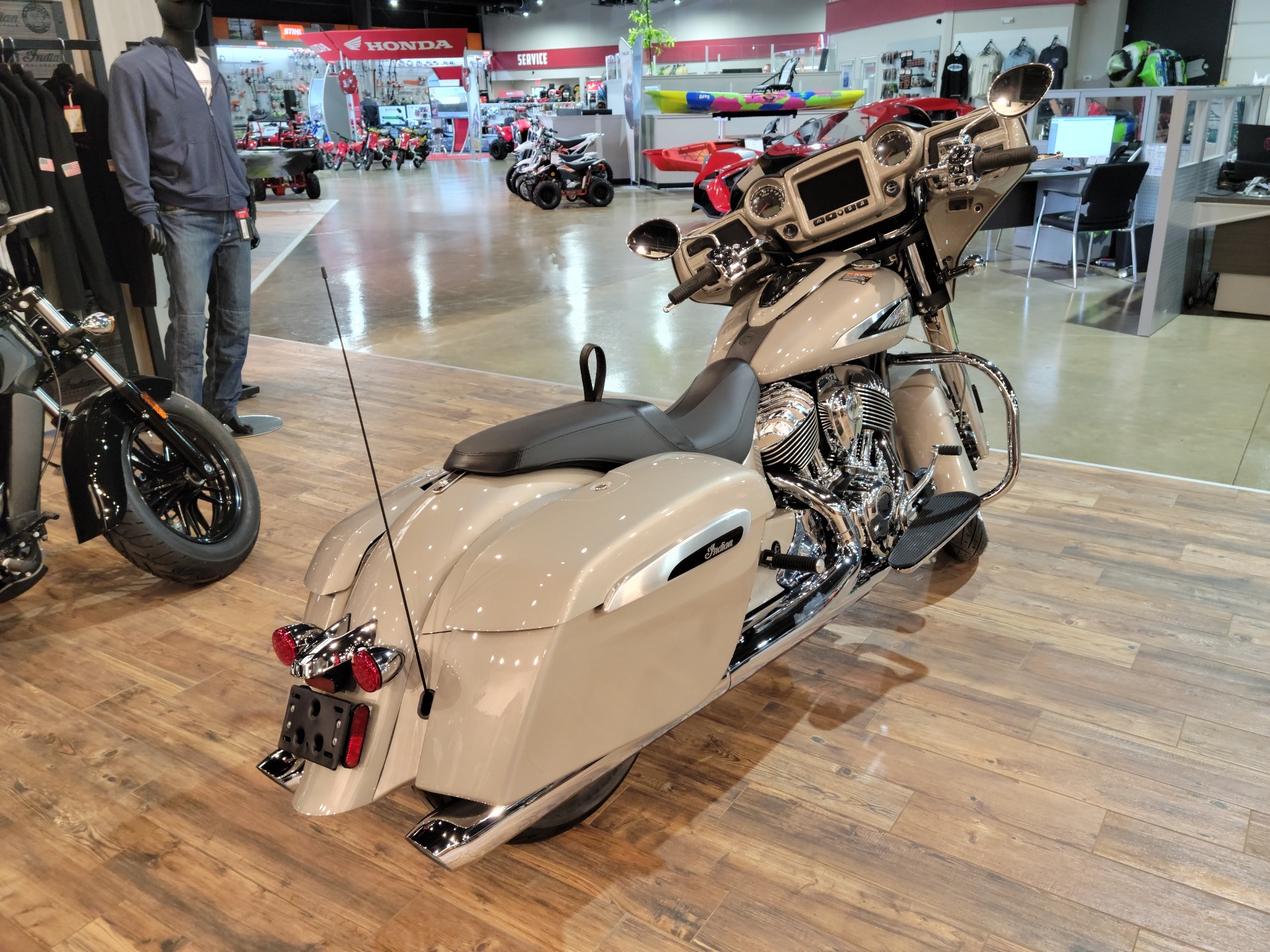 2022 Indian Chieftain® Limited in Tyler, Texas - Photo 5