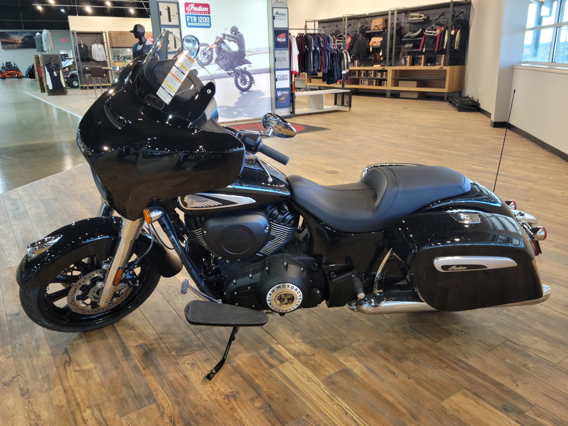 2021 Indian Chieftain® in Tyler, Texas - Photo 5