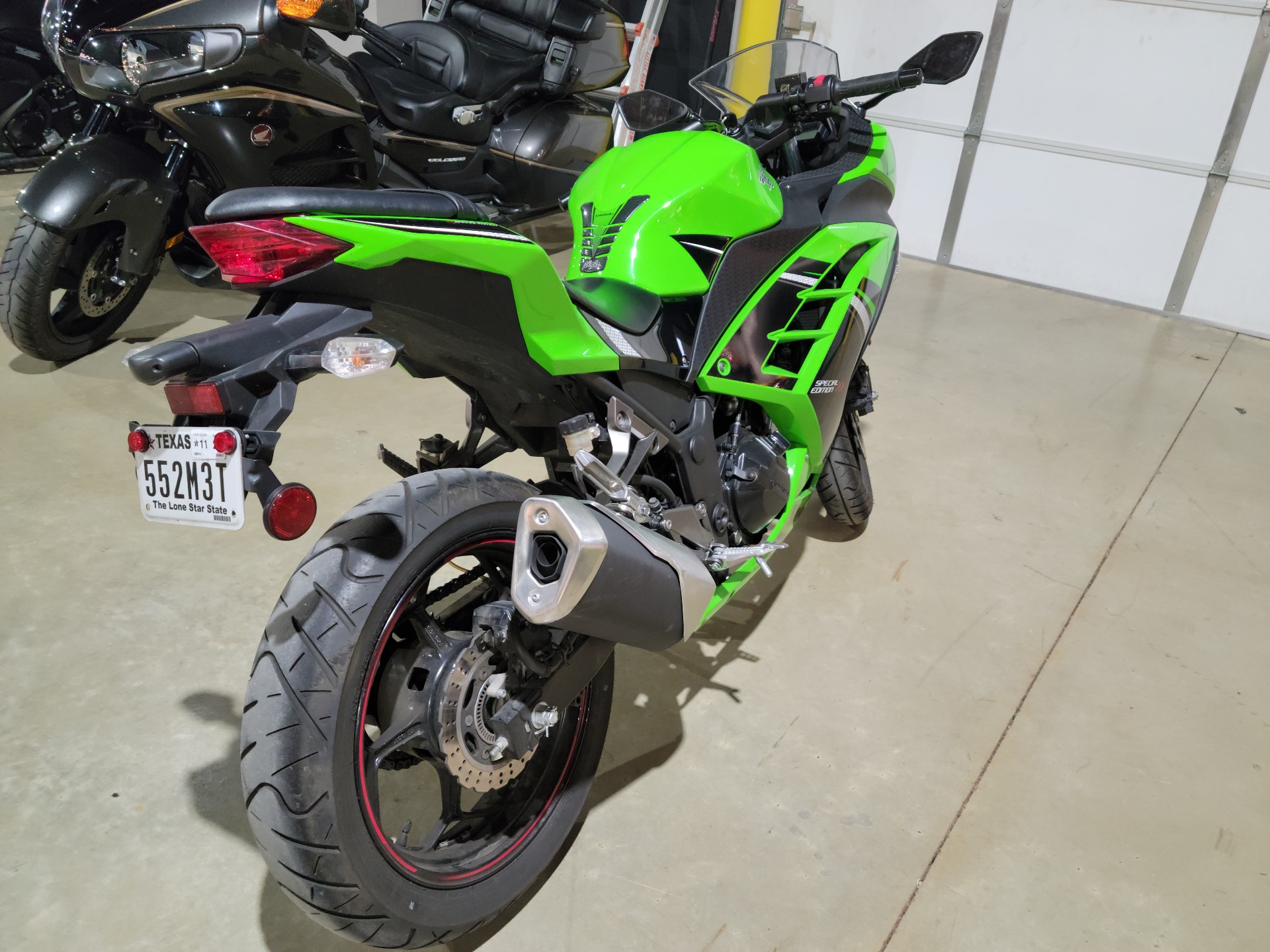 2014 Kawasaki Ninja® 300 SE in Tyler, Texas - Photo 7