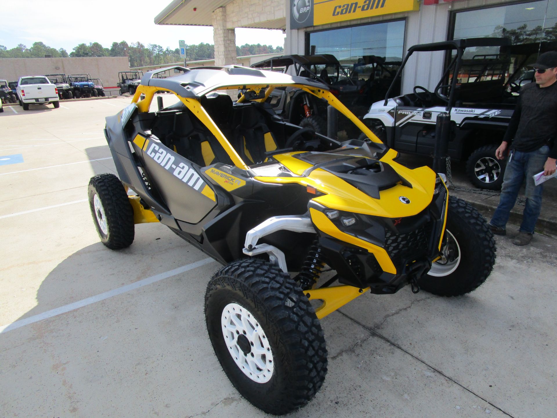 2024 Can-Am Maverick R X RS with Smart-Shox 999T DCT in Conroe, Texas - Photo 7