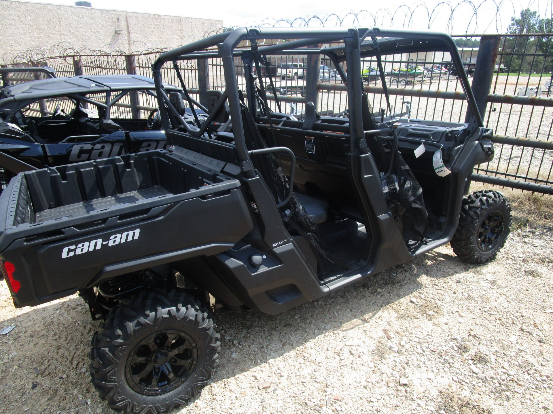 2022 Can-Am Defender MAX DPS HD10 in Conroe, Texas - Photo 2