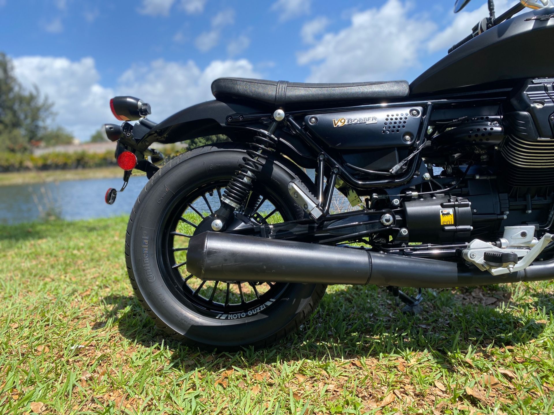 2017 Moto Guzzi V9 Bobber in North Miami Beach, Florida - Photo 4