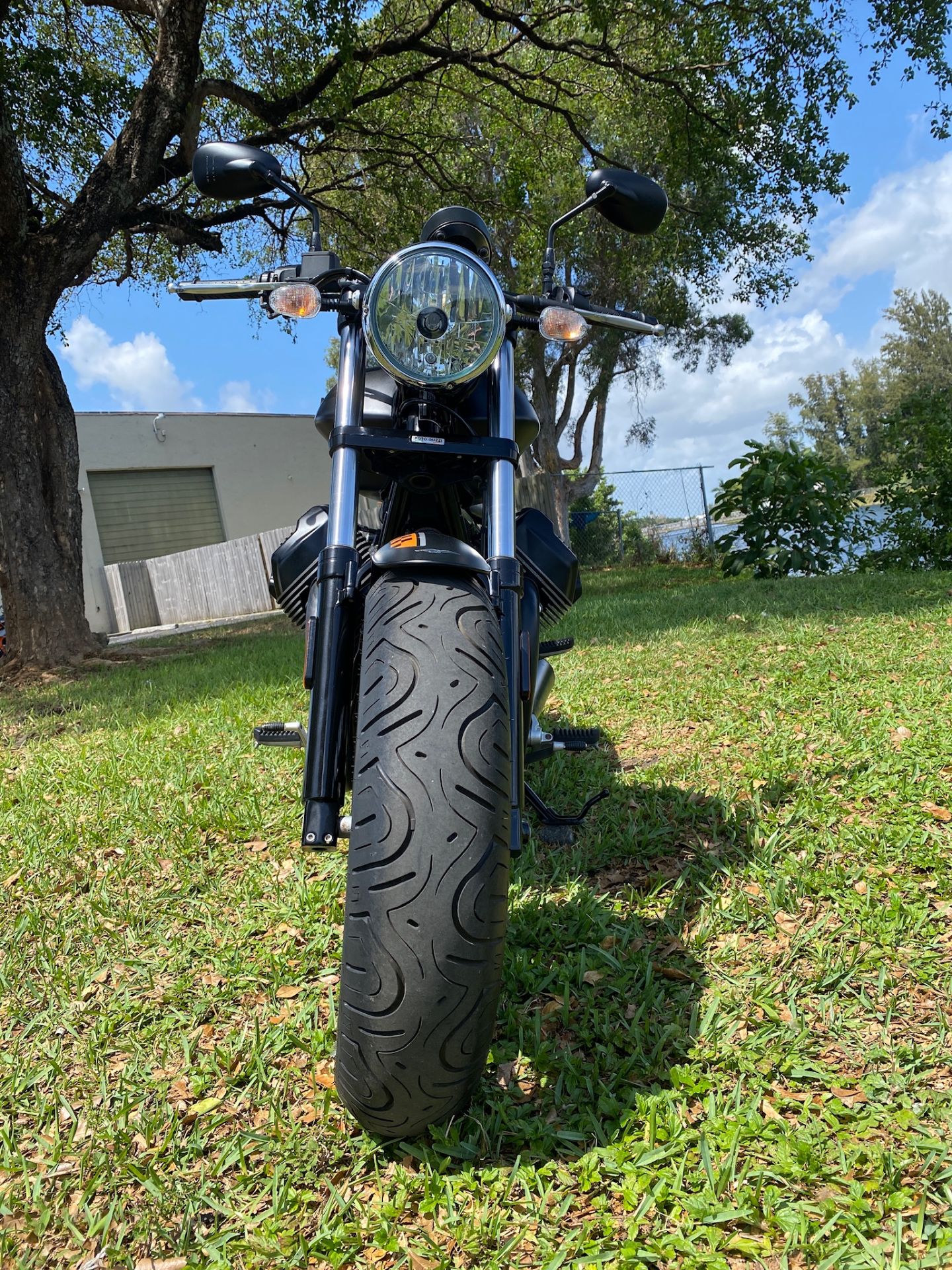 2017 Moto Guzzi V9 Bobber in North Miami Beach, Florida - Photo 9