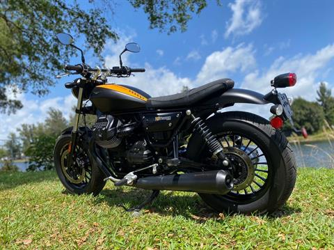 2017 Moto Guzzi V9 Bobber in North Miami Beach, Florida - Photo 22