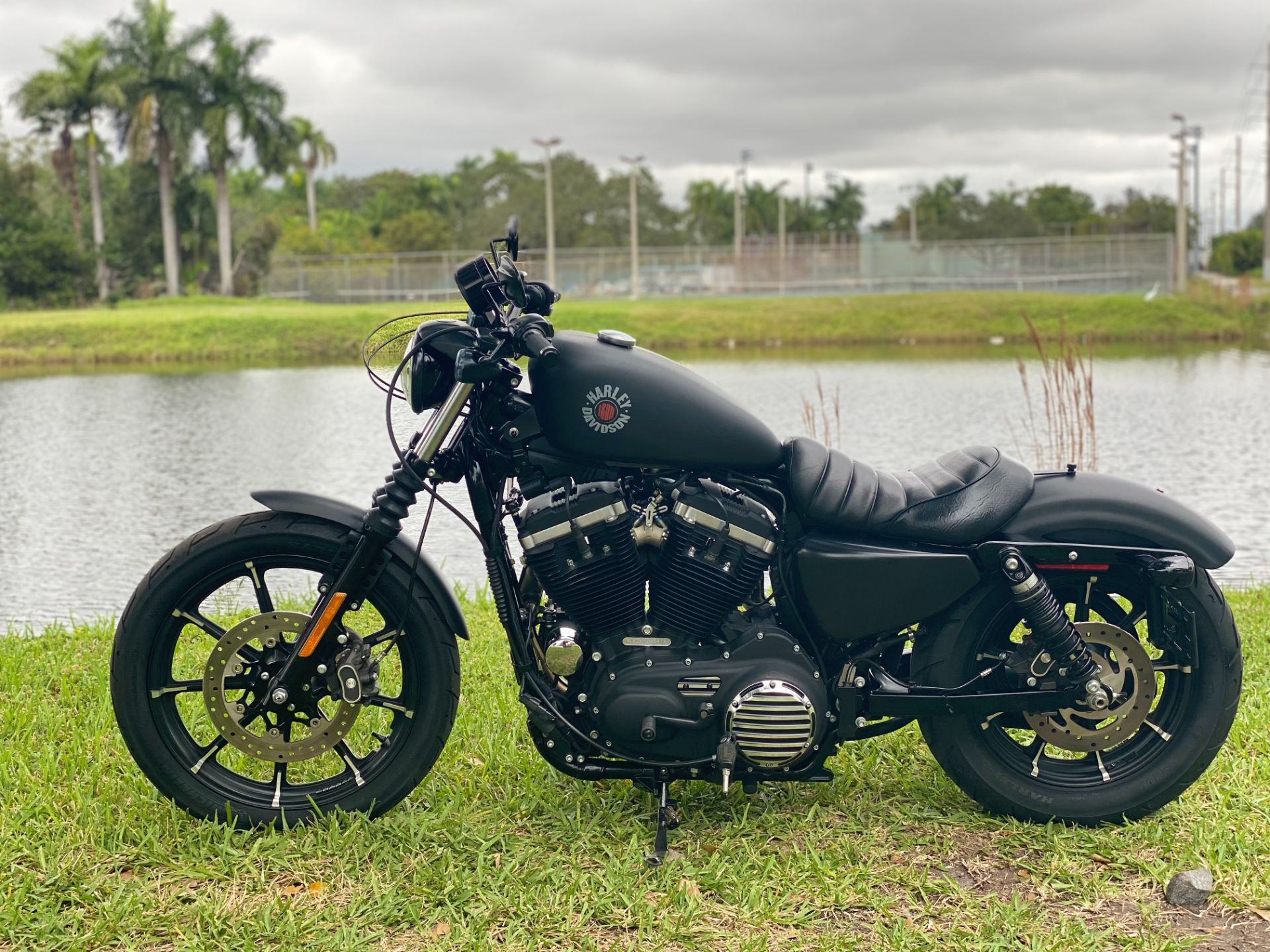 2019 Harley-Davidson Iron 883™ in North Miami Beach, Florida - Photo 17