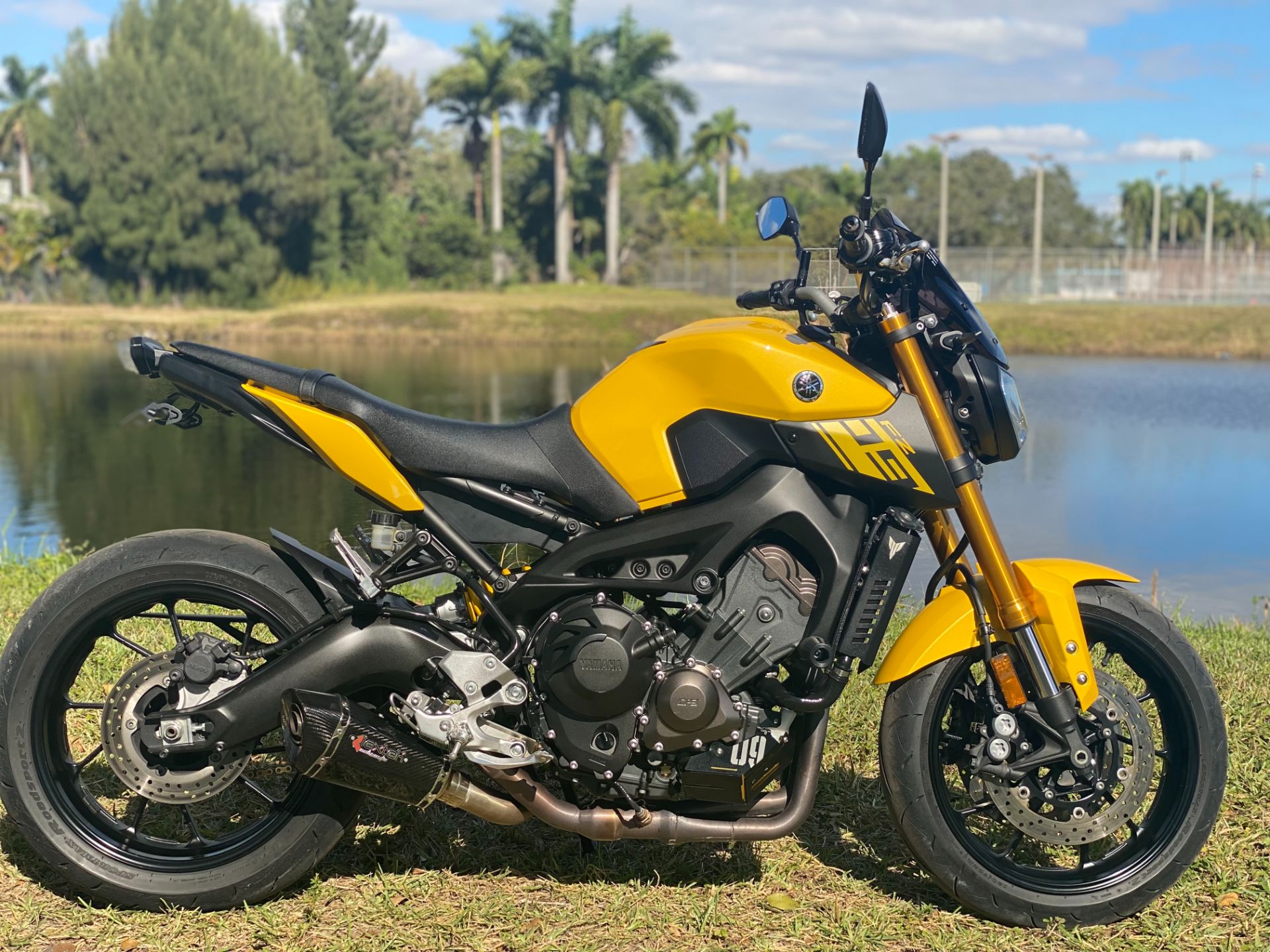 2015 Yamaha FZ-09 in North Miami Beach, Florida - Photo 2