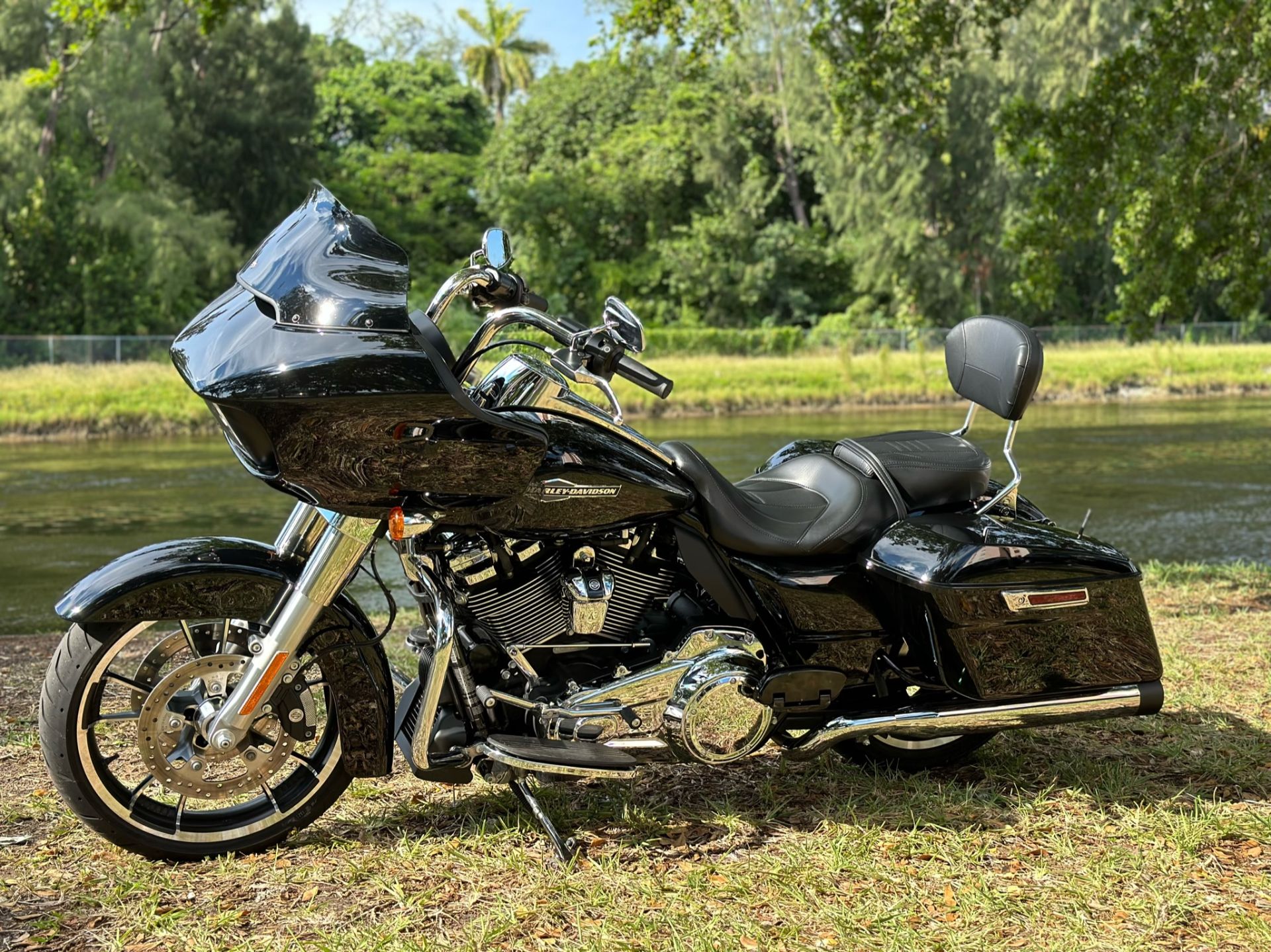 2021 Harley-Davidson Road Glide® in North Miami Beach, Florida - Photo 14