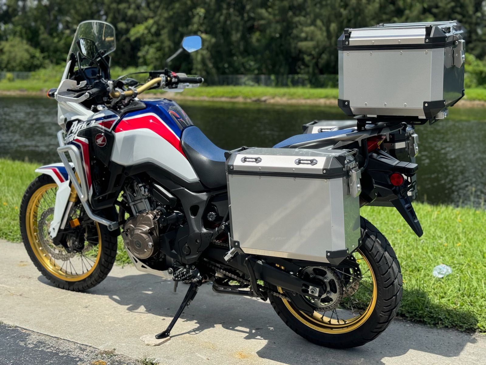 2017 Honda Africa Twin DCT in North Miami Beach, Florida - Photo 14