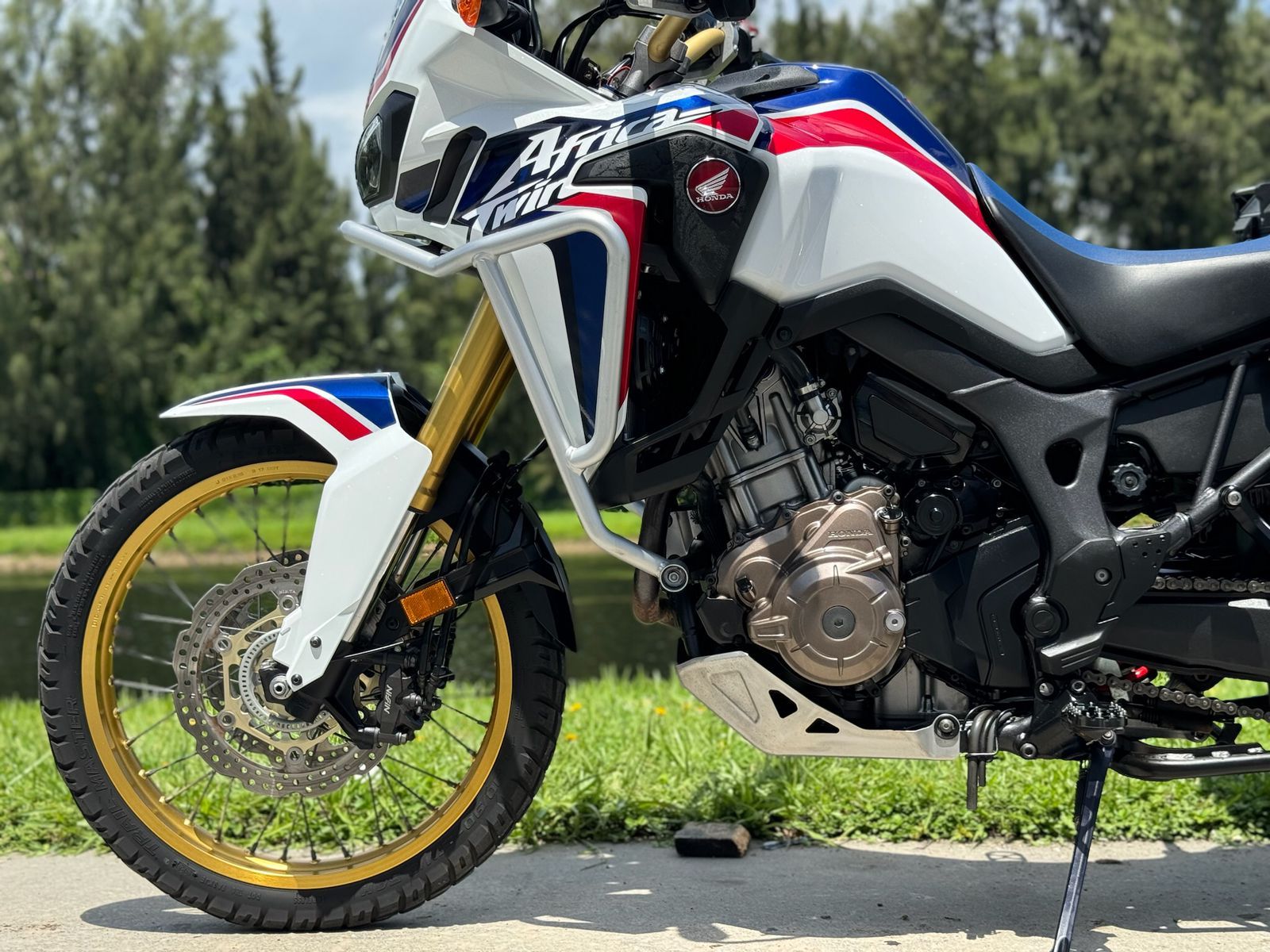 2017 Honda Africa Twin DCT in North Miami Beach, Florida - Photo 15