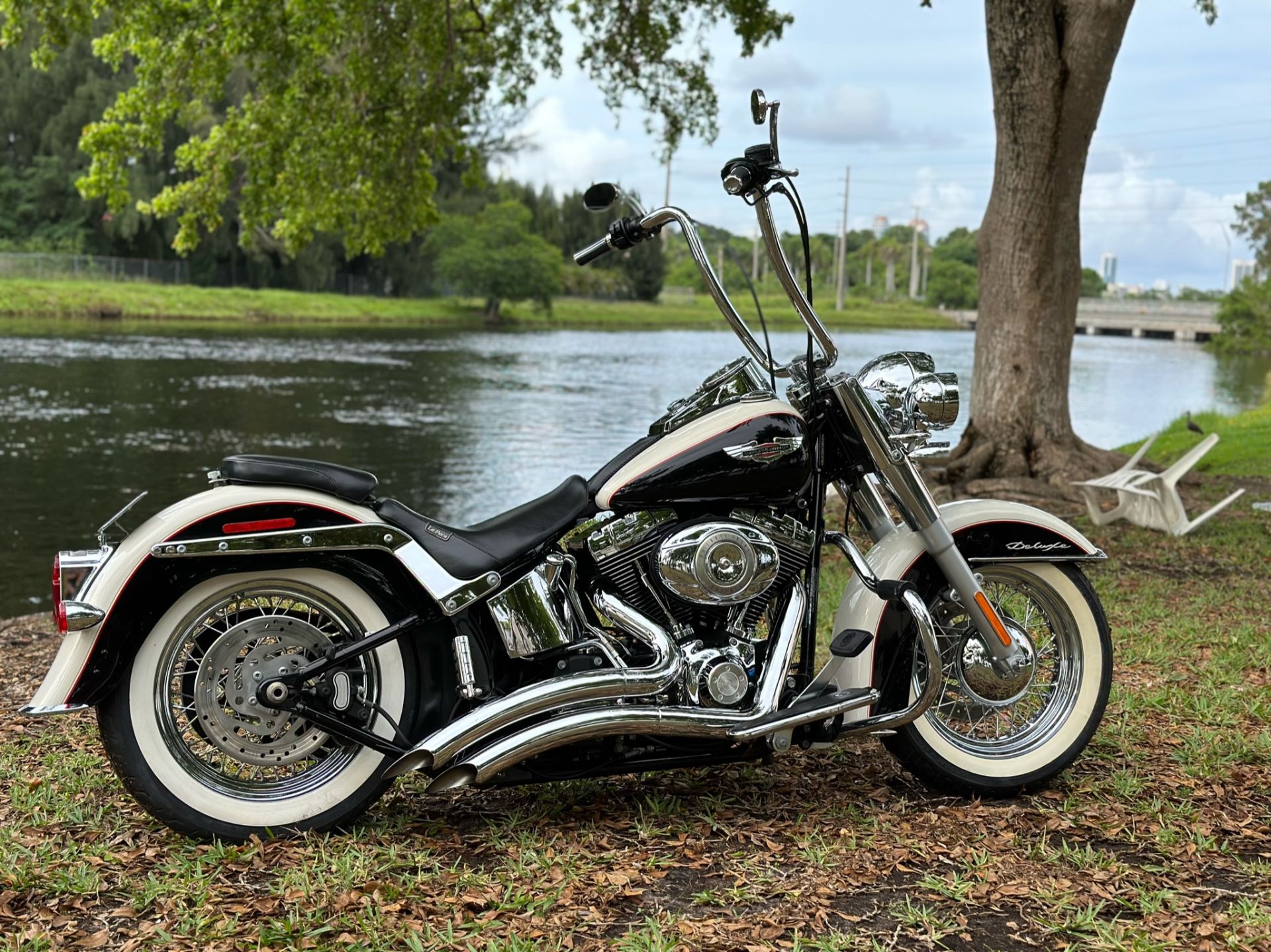 2011 Harley-Davidson Softail® Deluxe in North Miami Beach, Florida - Photo 4