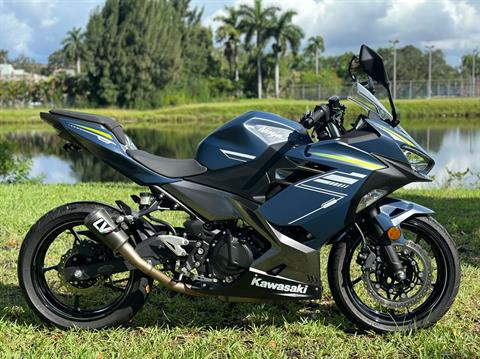 2022 Kawasaki Ninja 400 in North Miami Beach, Florida - Photo 5