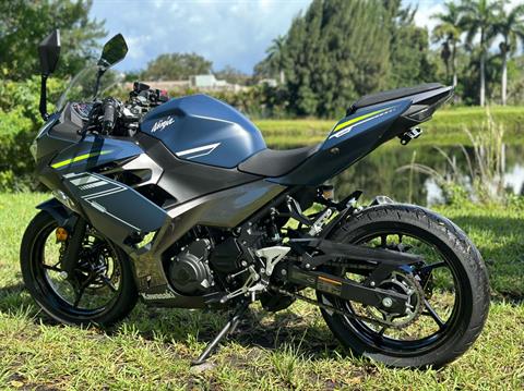 2022 Kawasaki Ninja 400 in North Miami Beach, Florida - Photo 17