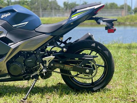 2022 Kawasaki Ninja 400 in North Miami Beach, Florida - Photo 22