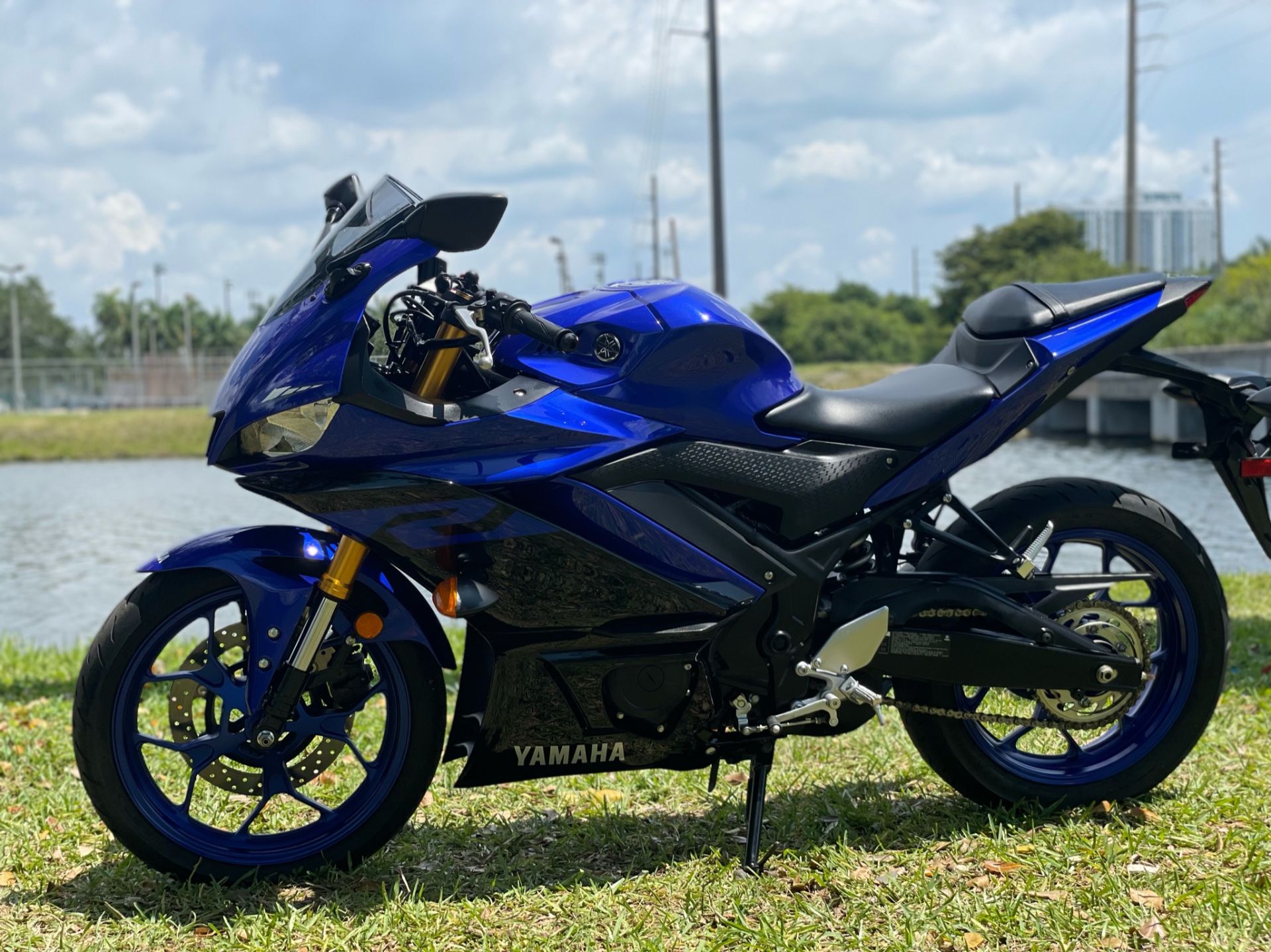 2019 Yamaha YZF-R3 in North Miami Beach, Florida - Photo 17