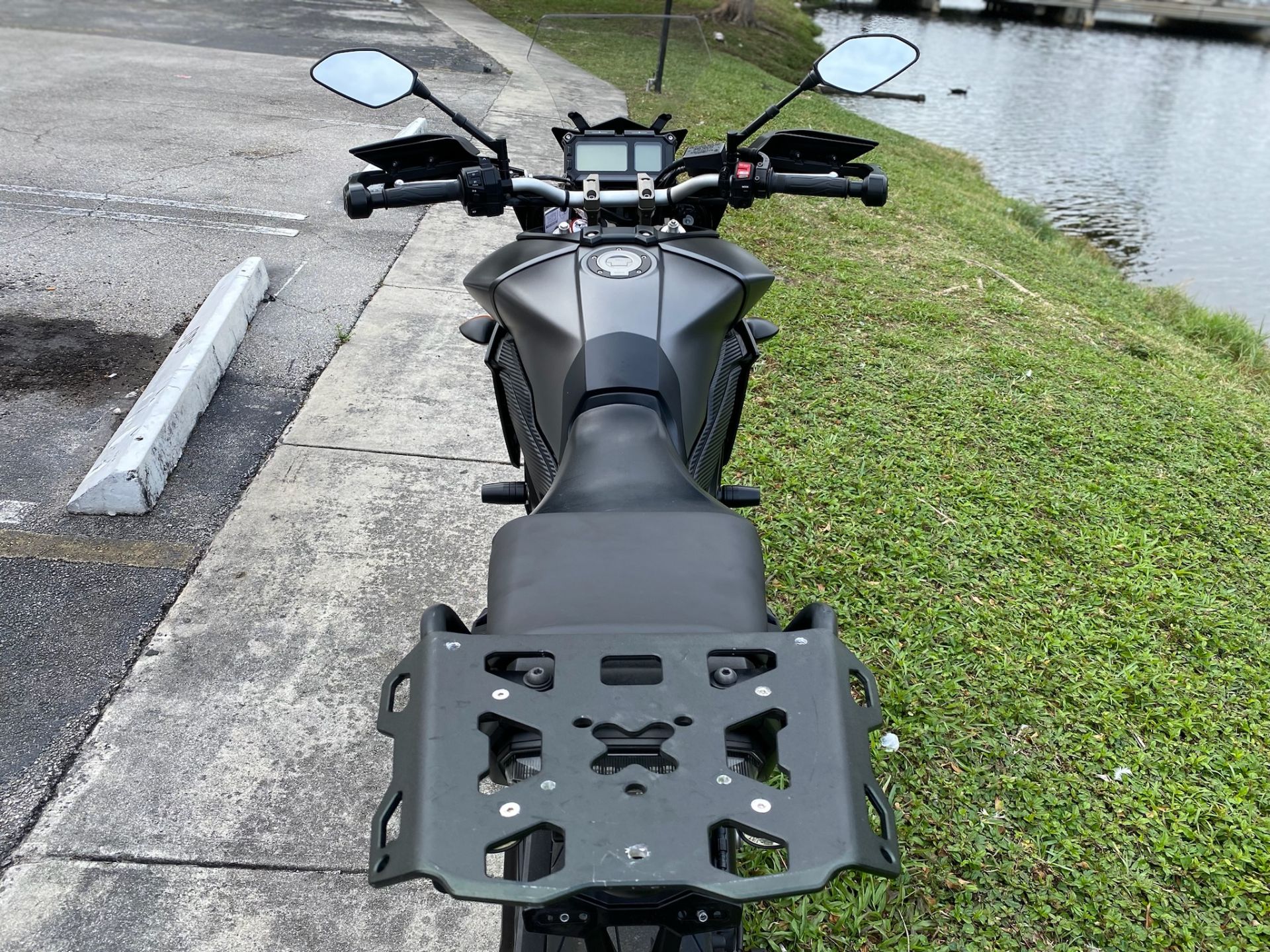 2015 Yamaha FJ-09 in North Miami Beach, Florida - Photo 11