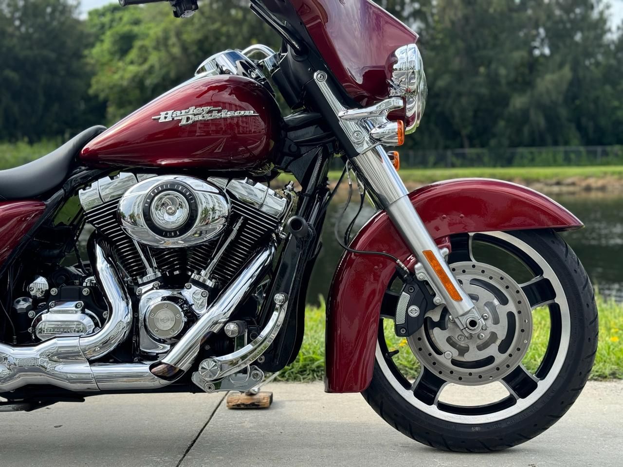 2010 Harley-Davidson Street Glide® in North Miami Beach, Florida - Photo 6