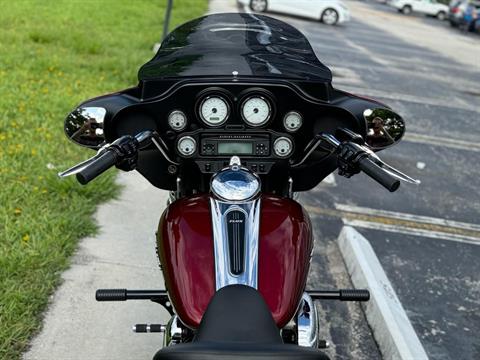 2010 Harley-Davidson Street Glide® in North Miami Beach, Florida - Photo 11