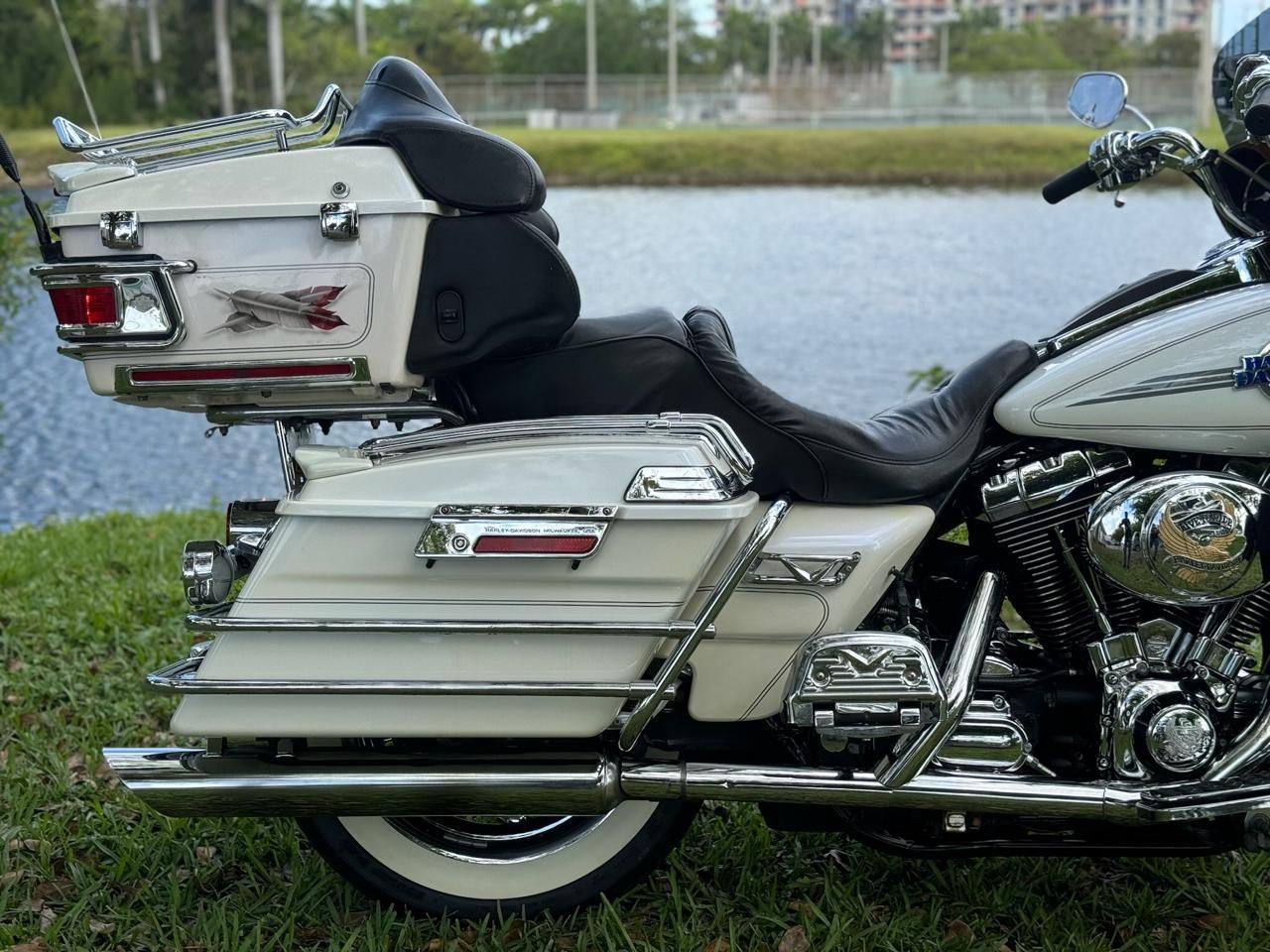 2005 Harley-Davidson FLHTCUI Ultra Classic® Electra Glide® in North Miami Beach, Florida - Photo 5