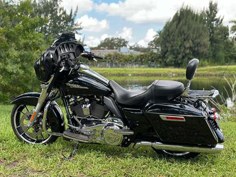 2020 Harley-Davidson Street Glide® in North Miami Beach, Florida - Photo 15