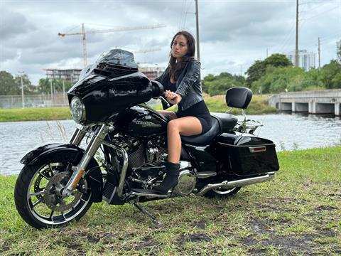 2020 Harley-Davidson Street Glide® in North Miami Beach, Florida - Photo 17
