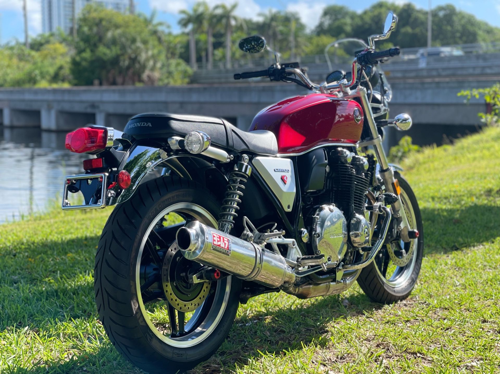 2013 Honda CB1100 in North Miami Beach, Florida - Photo 4