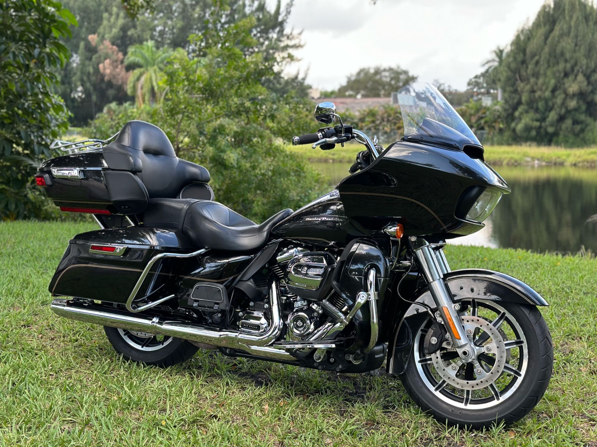2017 Harley-Davidson FLTRU ROAD GLIDE ULTRA in North Miami Beach, Florida - Photo 1