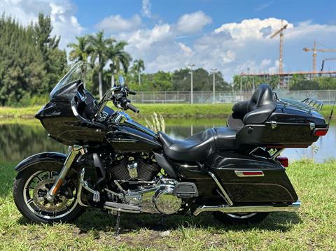 2017 Harley-Davidson FLTRU ROAD GLIDE ULTRA in North Miami Beach, Florida - Photo 14